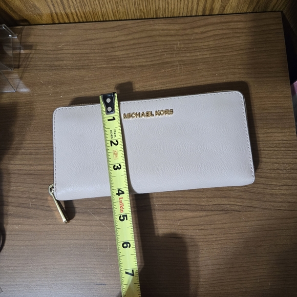 Michael Kors wallet - Picture 5 of 6